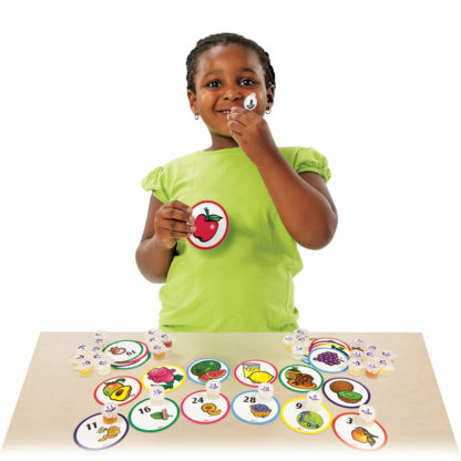 62301 Scent Sort Match Up - Child at table